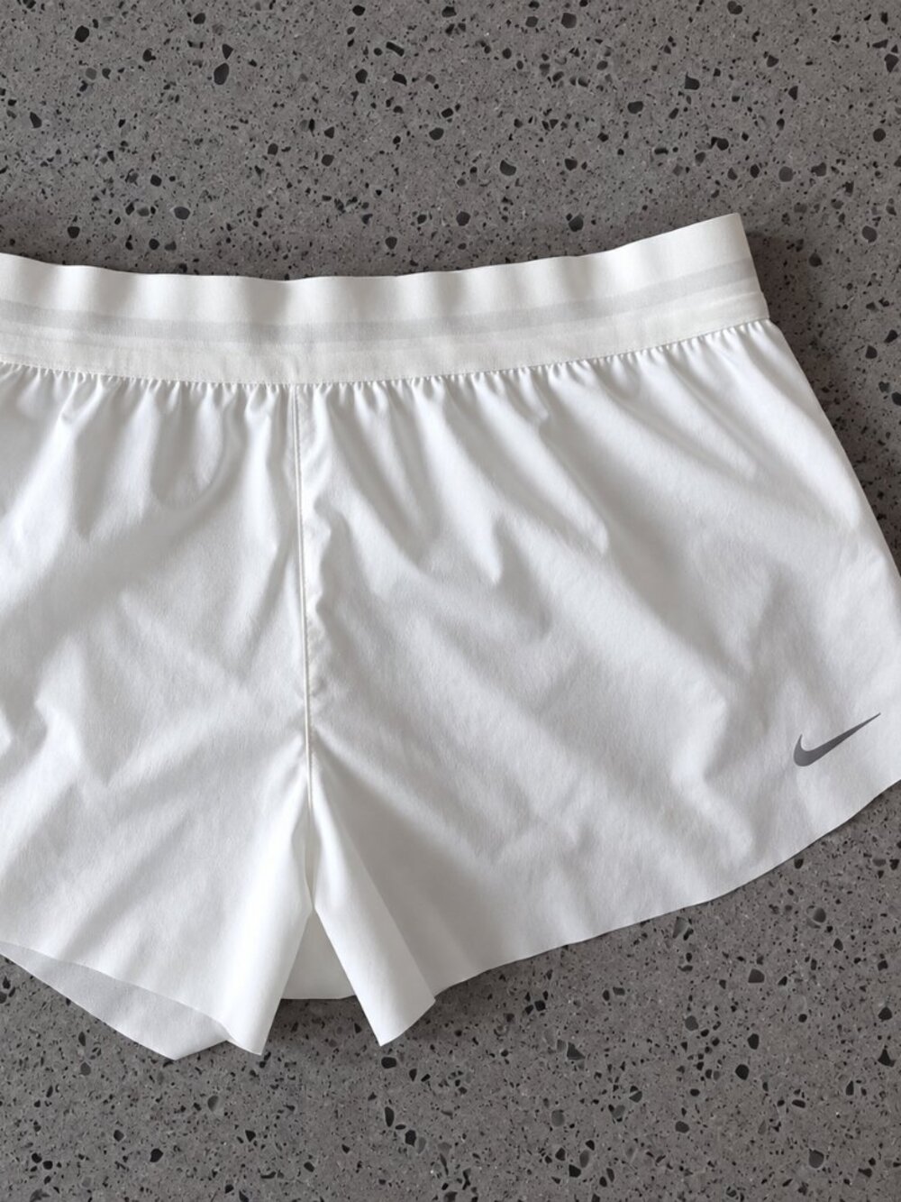 Nike Swift Dri-FIT Running Shorts Women's XL Off-White HQ0638-133 NWT